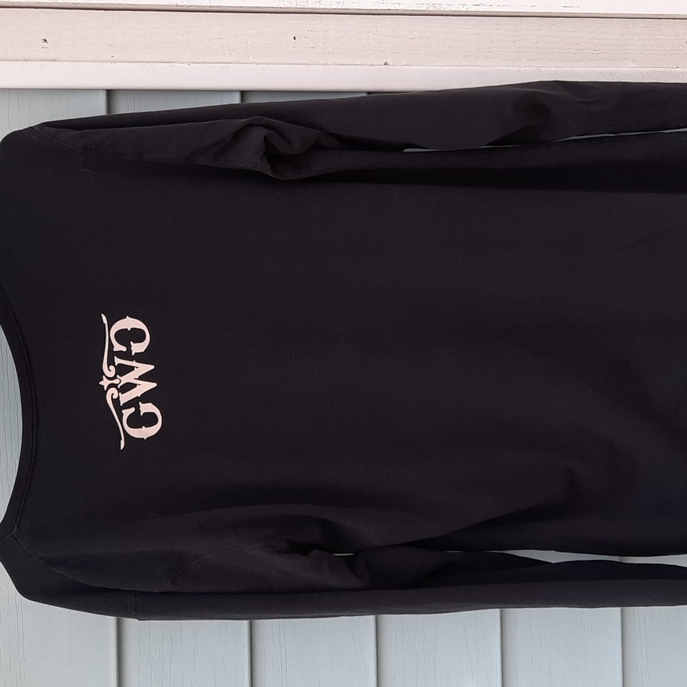 Black long sleeve gwg shirt. Size 17 stretchy shorts. - Picture 3 of 7